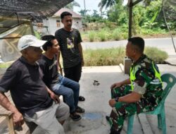 Komsos Dengan Pemuda Desa Binaan, Ini Pesan Babinsa Desa Sungai Kuruk Satu
