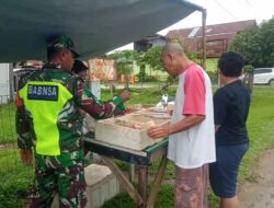 Babinsa Koramil 08 Rantau Laksanakan Komsos Dengan Pedagang Ikan