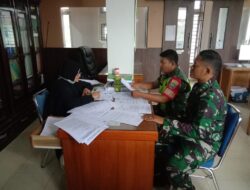 Sambangi Kantor Desa, Babinsa Tingkatkan Sinergitas Dengan Perangkat Desa Wilayah Binaan