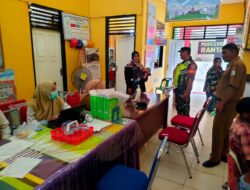 Dukung Kesehatan Balita, Babinsa Koramil 08/Rantau Dampingi Posyandu