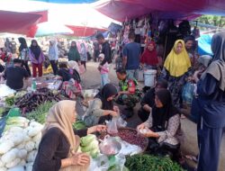 Jelang Hari Raya Idul Adha, Babinsa Cek Kestabilan Harga Sembako