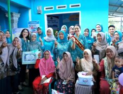 Ny. Endang Kurniasih Dampingi Kahiyang Ayu Tinjau Posyandu dan Salurkan Bantuan di Langkat