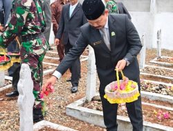 PARLEMENTARIA : Ketua DPRK Aceh Tamiang Fadlon, SH Menghadiri Upacara Peringatan Hari Pahlawan 2025