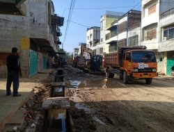 Jalan Mayjen Sutoyo Sedang Dalam Proses Pembersihan Pasca Bencana Hidrometeorologi