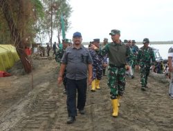 Dandim 0117/Aceh Tamiang Dampingi Bupati Audiensi Dengan Datok Penghulu Dan Tokoh Masyarakat Seruway, Terkait Dengan Satgas Kuala Dan Proses Pengerukan Sungai Tamiang