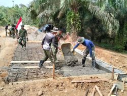 TNI Coran Lantai Jembatan Aramco Di Blang Kandis