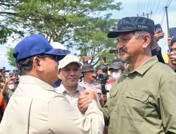 Disambut Bupati Aceh Tamiang, Presiden Prabowo Pastikan Huntara Siap Difungsikan Segera