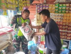 Selama Ramadhan, Babinsa Perkebunan Pulo Tiga Terus Pantau Stabilitas Harga Sembako