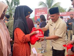 Masyarakat Terdampak Banjir Meriahkan Tabligh Akbar Ustadz Salman A Fillah