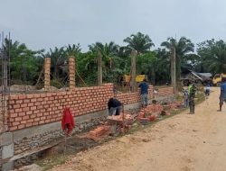 Babinsa Aktif Awasi Progres Pembangunan KDKMP Desa Binaan