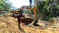 Pembuatan Jembatan Beton Oleh Satgas TMMD Aceh Tamiang Memasuki Penggalian Tanah
