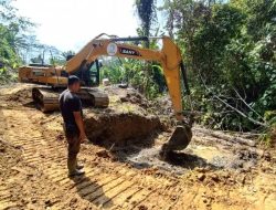 Pembuatan Jembatan Beton Oleh Satgas TMMD Aceh Tamiang Memasuki Penggalian Tanah