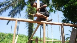 Renovasi RTLH Di TMMD Ke-128 Memasuki Tahap Pemasangan Kuda-kuda Rumah