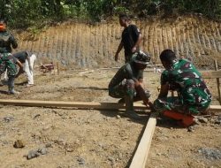Aksi Nyata TMMD, Satgas dan Warga Gorong Royong Gali pondasi RTLH Dua