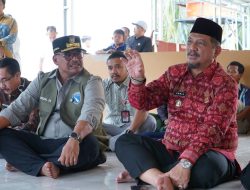 Bupati Aceh Tamiang Bersama Dirjen Adwil Kemendagri Tinjau Instalasi Air Bersih dan Serahkan Bantuan bagi Warga Terdampak Bencana